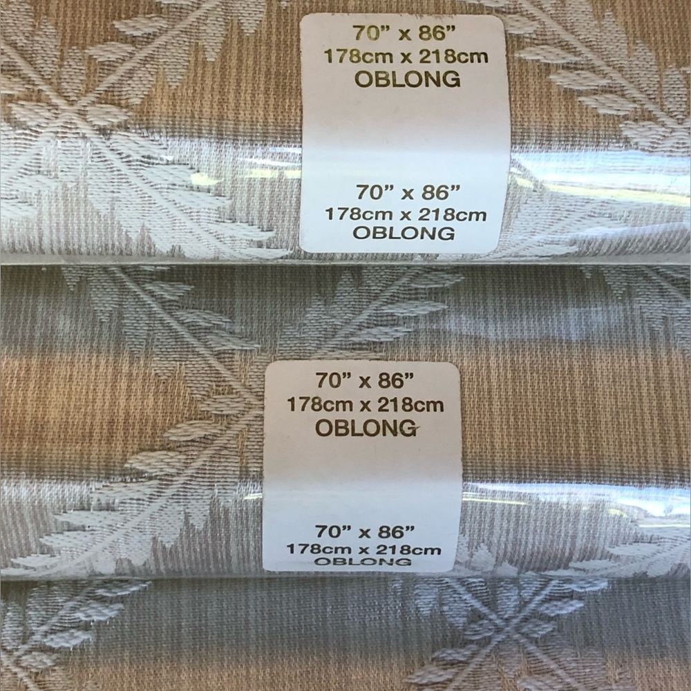 New LENOX laurel leaf Oblong Tablecloth
70 x 86” - Picture 5 of 11
